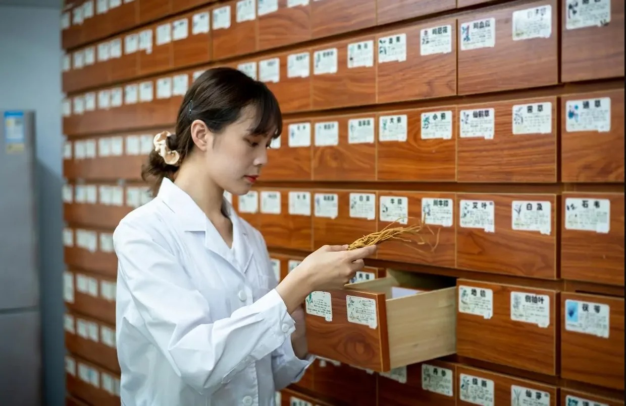 新型智慧养老:药店如何连接慢病管理